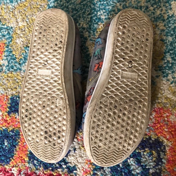 🧜🏼‍♀️3 for $15 item!🧜🏼‍♀️ dinosaur slip ons - Picture 3 of 3